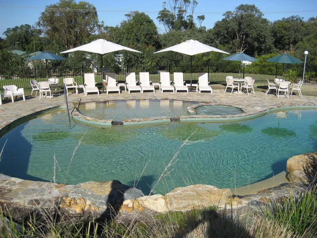 The Lakes Beachfront Holiday Park Lake Tyers Beach Esterno foto