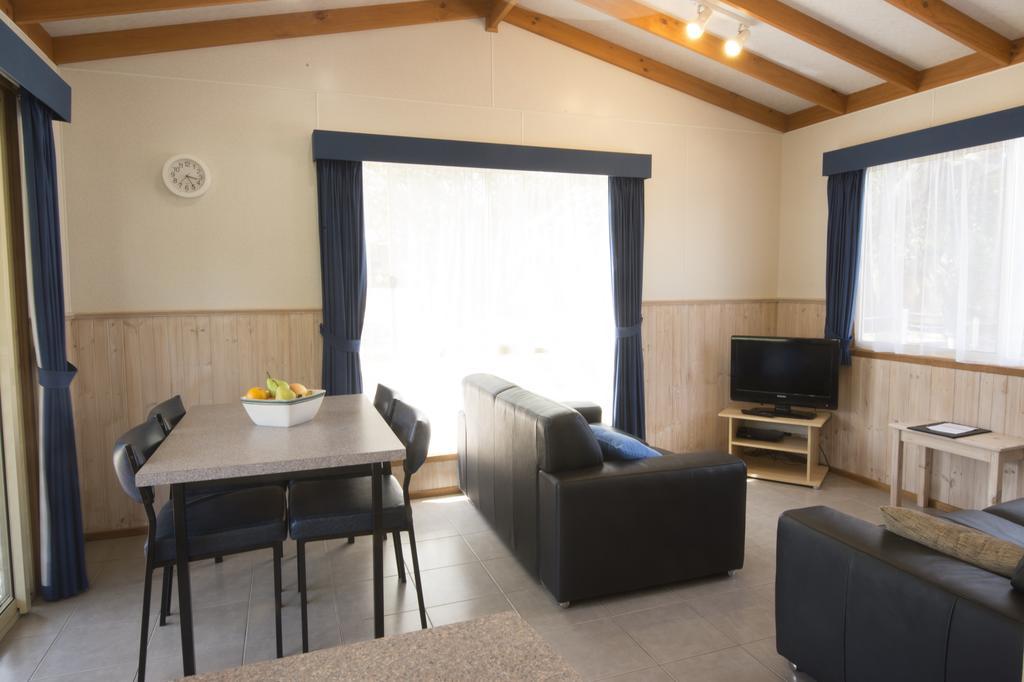 The Lakes Beachfront Holiday Park Lake Tyers Beach Esterno foto