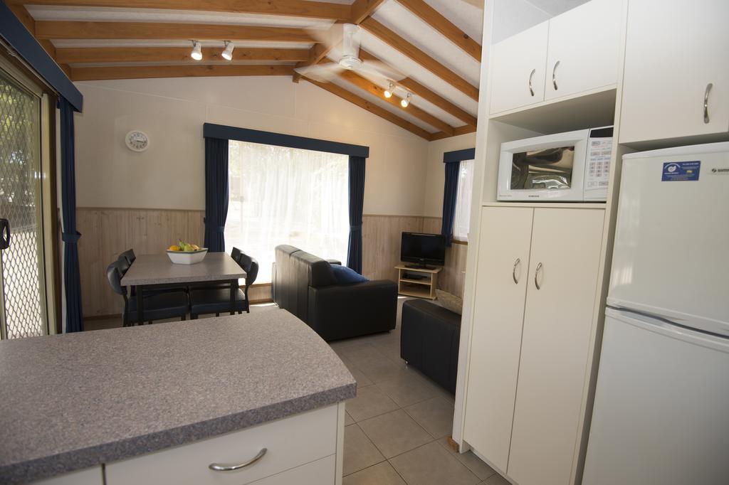 The Lakes Beachfront Holiday Park Lake Tyers Beach Esterno foto